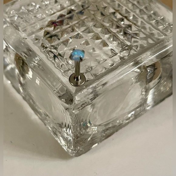 Jewelry - Blue opal 1Pc 16g Labret Piercing Stud NWT